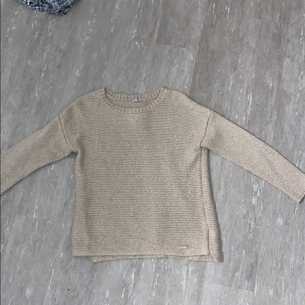 Buttoned sweater